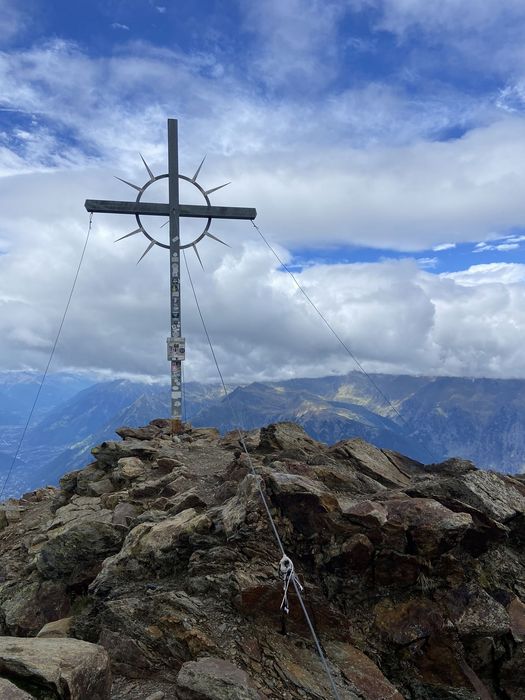 Panoramablick von der Hirzerspitze - Hirzer Gipfelkreuz