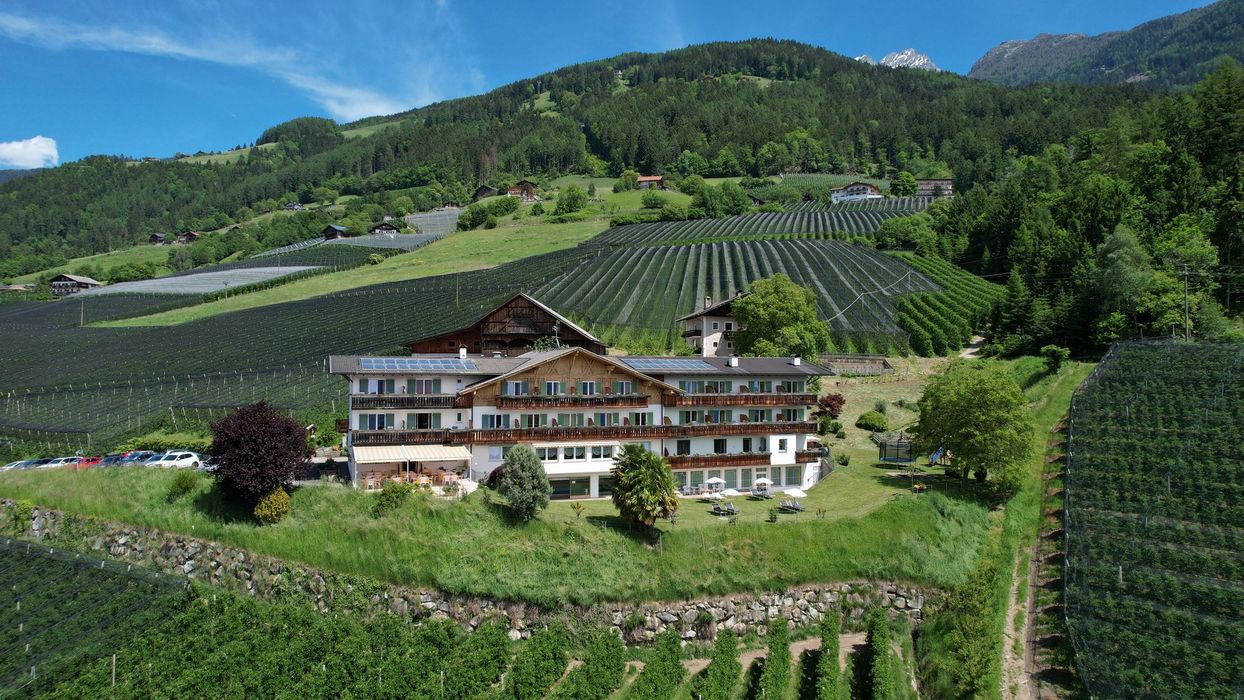 [Translate to italienisch:] Eine Oase mitten im Grünen - einfach abschalten und genießen in vollen Zügen