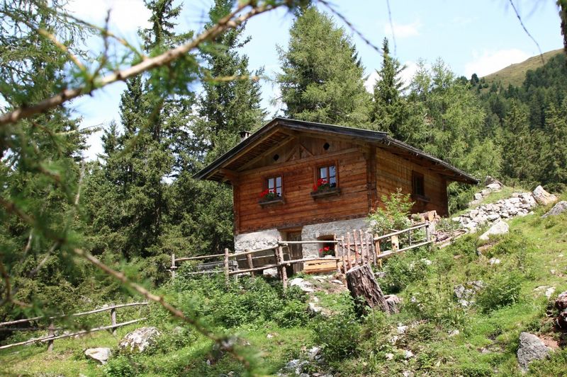 Le malghe e i rifiugi alpini anche d' autunno